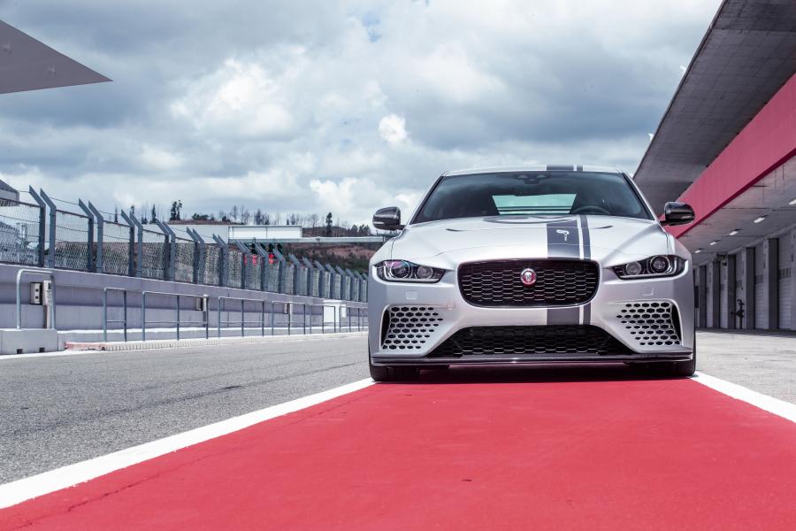  Jaguar XE SV Project 8 (X760) 2017 года  (WW) (фото 43 из 45)
